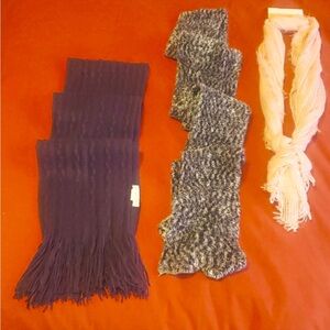 NEW YORK AND COMPANY: Purple scarf made of 100% Acrylic.